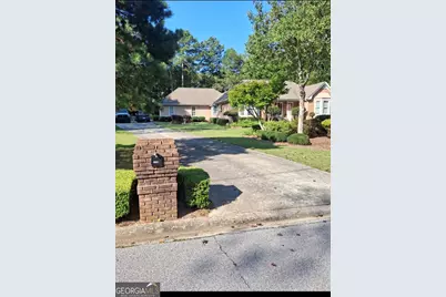 4695 Rutledge Drive, Snellville, GA 30039 - Photo 2