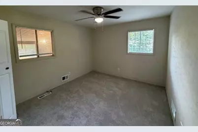 1340 Pineglen Drive, Riverdale, GA 30296 - Photo 10