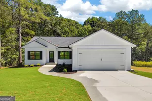 64 Harbor Heights Cir, Lavonia, GA 30553 - Photo 1