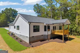 64 Harbor Heights Cir, Lavonia, GA 30553 - Photo 2