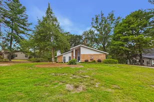 117 Lake Front Dr, Warner Robins, GA 31088 - Photo 2