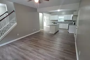 191 Laura Ln, Commerce, GA 30529 - Photo 2
