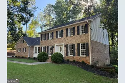 2949 Spalding Drive, Sandy Springs, GA 30350 - Photo 2