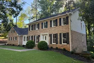 2949 Spalding Dr, Sandy Springs, GA 30350 - Photo 2