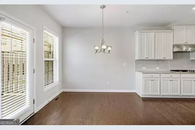 402 Montclair Court, Woodstock, GA 30188 - Photo 6