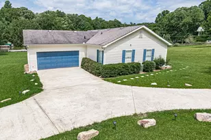 225 E River Bend Dr, Eatonton, GA 31024 - Photo 2