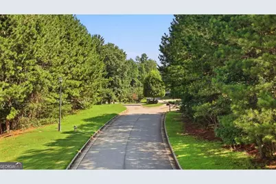 2057 Fontainbleau Drive, Conyers, GA 30094 - Photo 10