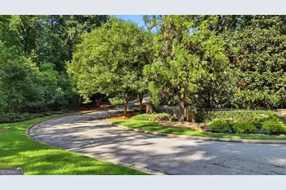 2057 Fontainbleau Drive, Conyers, GA 30094 - Photo 4