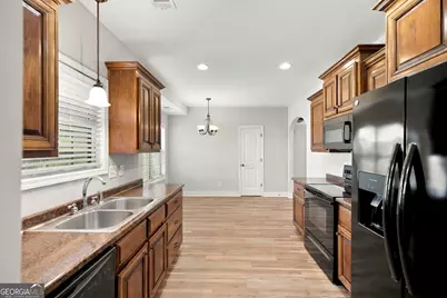 402 Tug Court, Warner Robins, GA 31088 - Photo 6