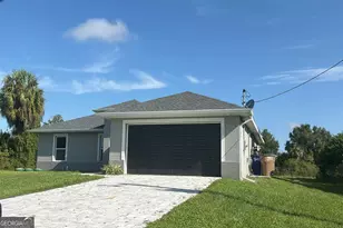 625 Clancy St E, Lehigh Acres, FL 33974 - Photo 2