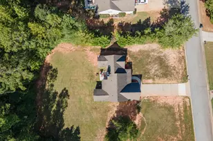 289 Hickory Hills Dr, Newnan, GA 30263 - Photo 2