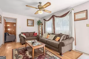 2438 E 39th St, Savannah, GA 31404 - Photo 2