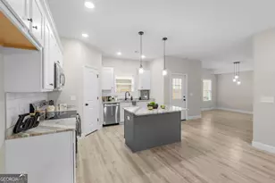 302 Beau Claire Cir, Byron, GA 31008 - Photo 4