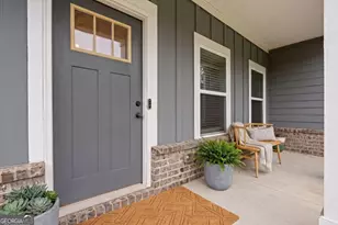 223 Manor Dr, Hull, GA 30646 - Photo 2