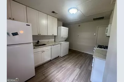 2178 Rugby Avenue, College Park, GA 30337 - Photo 4