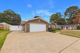 204 Scarborough Rd, Centerville, GA 31028 - Photo 6