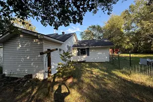 253 Commerce St, Hawkinsville, GA 31036 - Photo 4