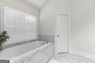 557 Lago Ct, Lagrange, GA 30241 - Photo 16