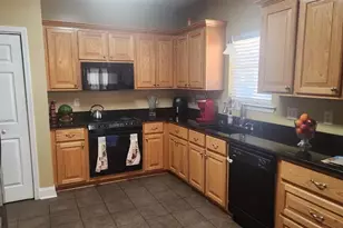 220 Carrington Ln, Centerville, GA 31028 - Photo 2