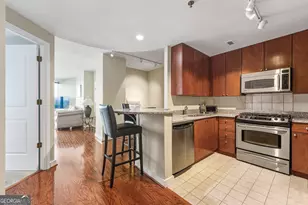 3338 Peachtree Rd NE, Atlanta, GA 30326 - Photo 2