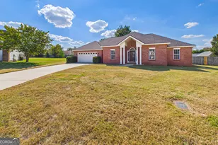 305 Thornwood Dr, Bonaire, GA 31005 - Photo 2