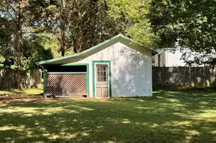 803 Dolvin Ave, Union Point, GA 30669 - Photo 16