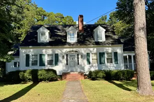 803 Dolvin Ave, Union Point, GA 30669 - Photo 2