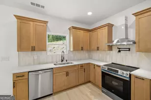 176 Llewellyn St, Clarkesville, GA 30523 - Photo 8