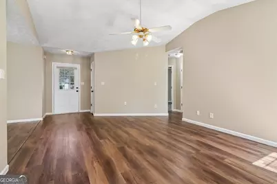 22 Canterbury Drive, Grantville, GA 30220 - Photo 12