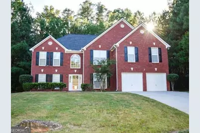 6681 Point Of Woods Drive, Stone Mountain, GA 30087 - Photo 2