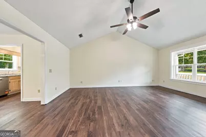 703 E Bay Avenue, Kingsland, GA 31548 - Photo 2