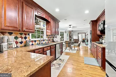 5741 Wolf Laurel Lane SW, Lilburn, GA 30047 - Photo 18