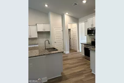 1012 Holliday Pass, Griffin, GA 30223 - Photo 4