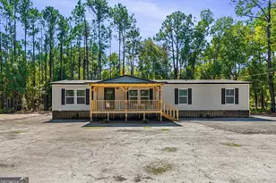 1052 Austin Pl SE, Darien, GA 31305 - Photo 1