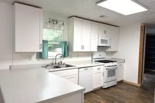 292 Cypress Cir, Carrollton, GA 30116 - Photo 6