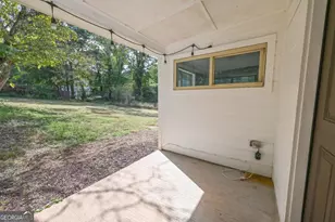 53 E Jones St, Newnan, GA 30263 - Photo 22