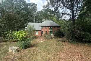 5820 Wyndemere Ln, Stone Mountain, GA 30087 - Photo 1