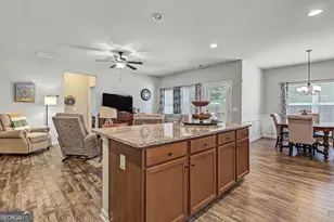 137 Thomaston St, Newnan, GA 30263 - Photo 20