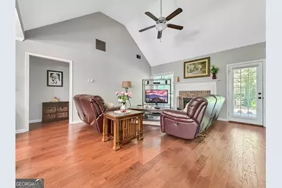 38 Pine Crescent, Newnan, GA 30265 - Photo 2