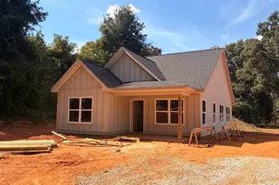 1806 W Main St, Bowersville, GA 30516 - Photo 1