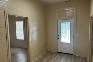 245 Atlanta St, Barnesville, GA 30204 - Photo 4