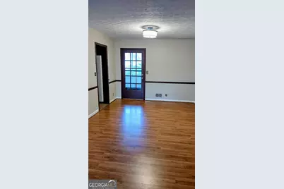 401 Pineburr Lane, Stone Mountain, GA 30087 - Photo 6