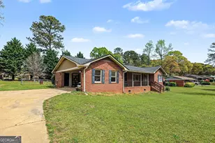 127 McKinley Dr, Griffin, GA 30224 - Photo 2