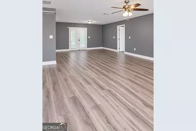 110 Bradley Circle, Barnesville, GA 30204 - Photo 2