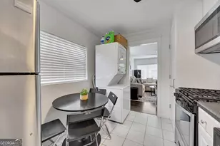 1040 Herndon St NW, Atlanta, GA 30318 - Photo 10
