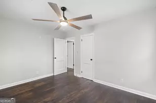 2533 Plantation Dr, East Point, GA 30344 - Photo 16