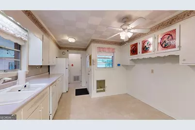 915 N Main St, Statesboro, GA 30458 - Photo 24