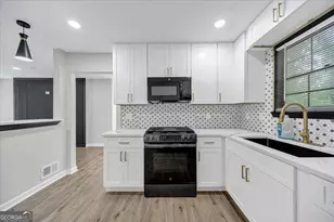 842 Brandy Oaks Ln, Stone Mountain, GA 30088 - Photo 12