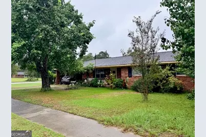 307 S River Street, Claxton, GA 30417 - Photo 1