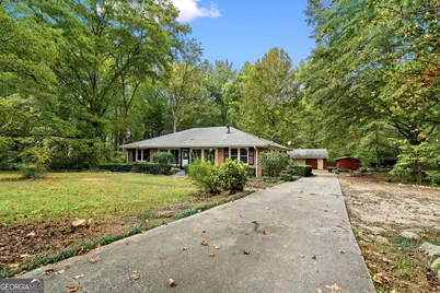 195 Rosewood Avenue, Tyrone, GA 30290 - Photo 2
